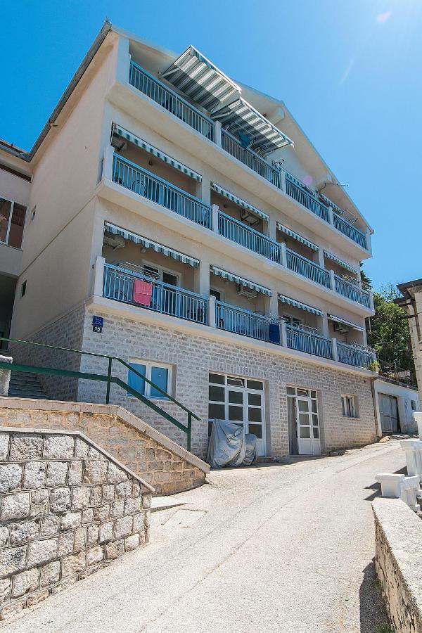 Apartments By The Sea Brist, Makarska - 15714 ポダツァ エクステリア 写真